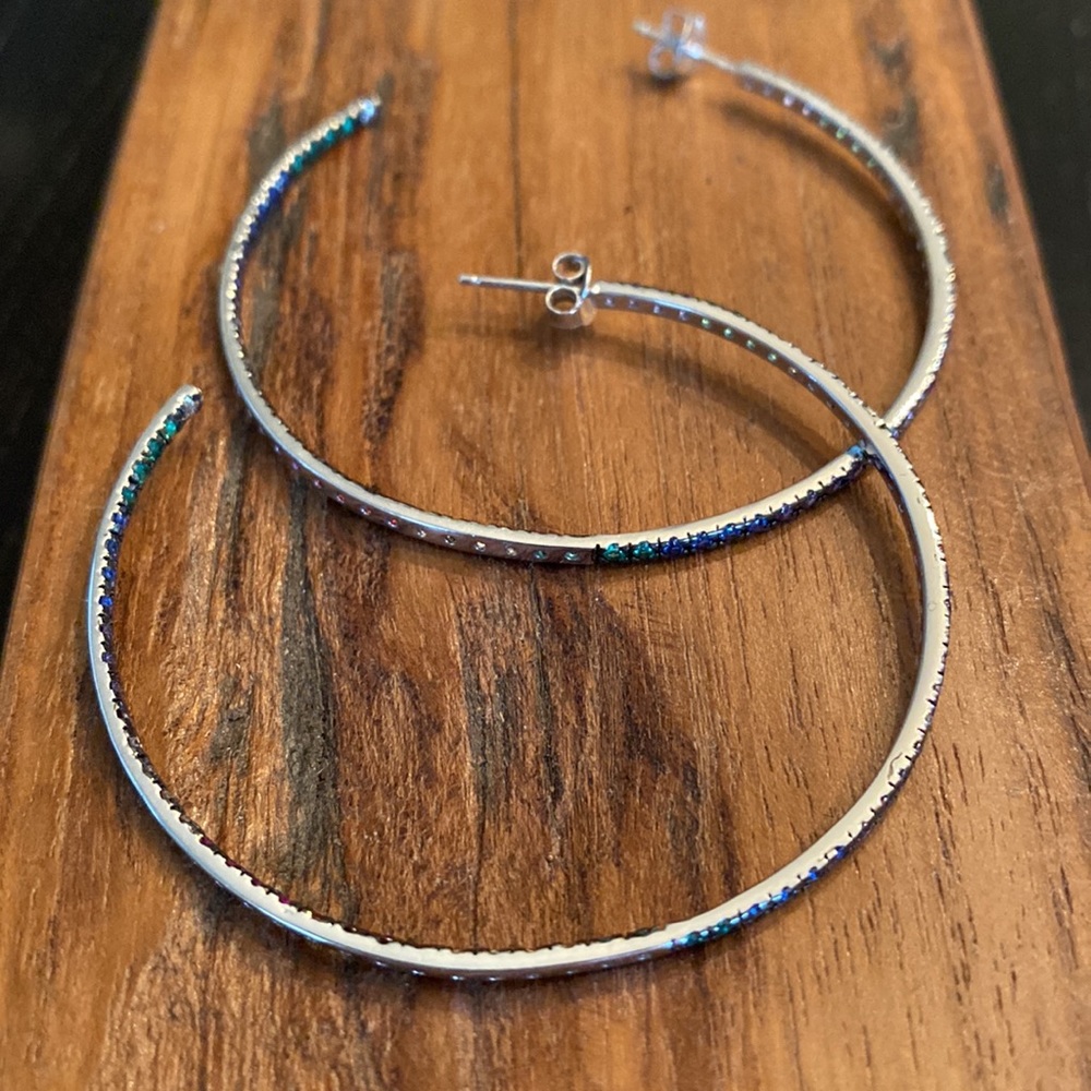 NEW! Rainbow hoops in rhodium - Picture 9 of 9